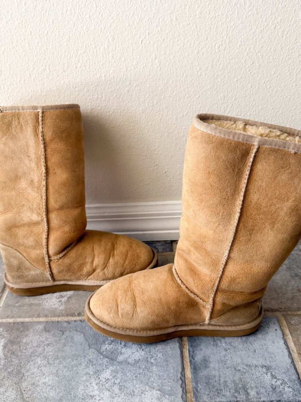 UGG Classic Tall Boots Womens 7 Chestnut Sheepskin Lined Snow Suede - Picture 7 of 9
